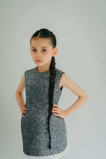 Sleeveless tweed shiny dress